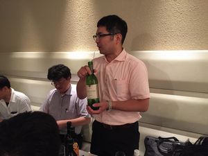 佐藤さんによるワインの説明